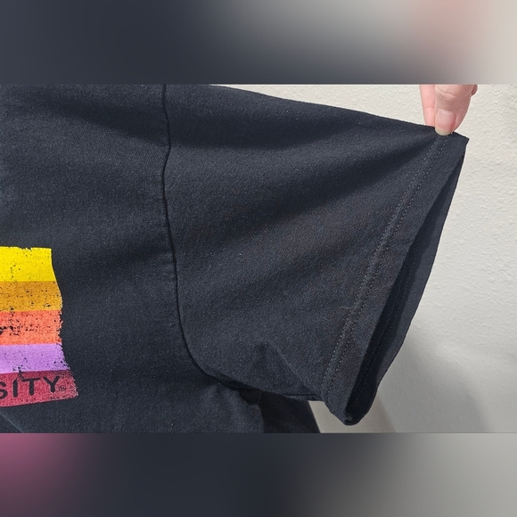 Disney Mickey Mouse WSU Washington Cougar Black Stripe Short Sleeve T-Shirt SZ L - Picture 3 of 10